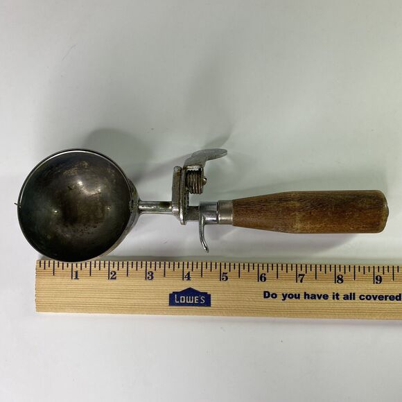 Vtg Medco NYC Ice Cream Scoop Wooden Handle Mechanical Metal Gears Works Size 8? - Picture 12 of 12